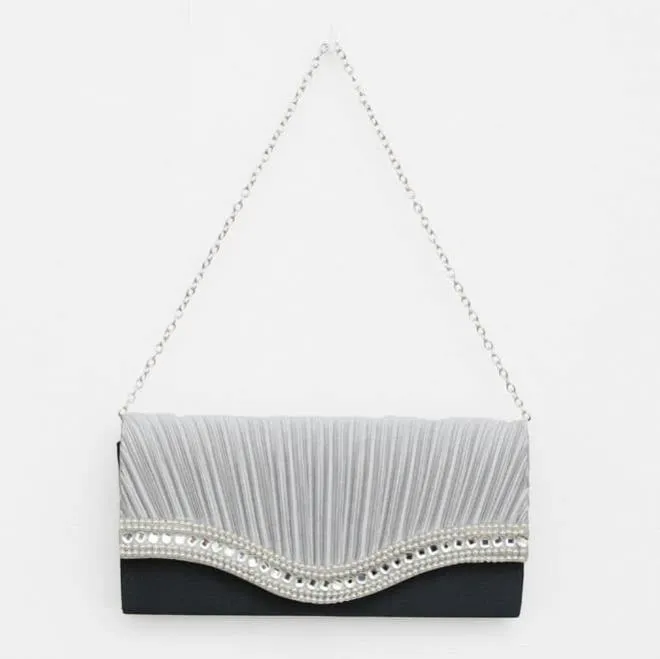 ネイビー×シルバーのビジュー付バッグ