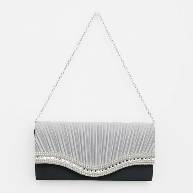 ネイビー×シルバーのビジュー付バッグ