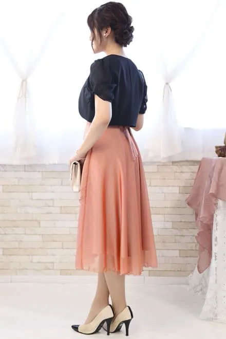 サーモンピンクのビジュー付きシアーシフォンドレス