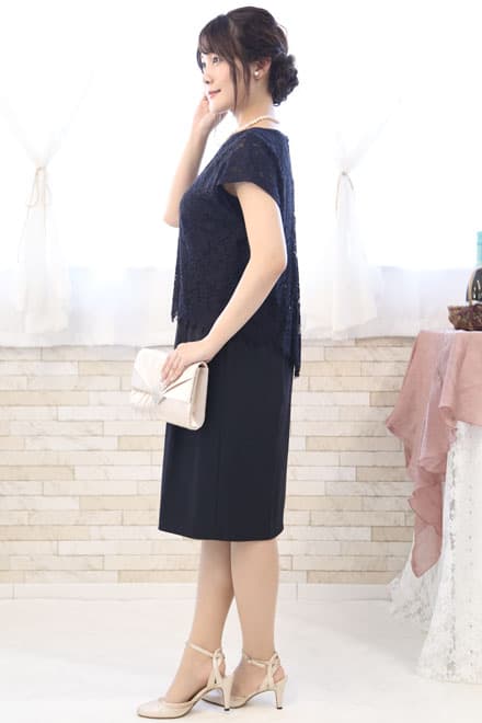 ネイビーのレーストップスセパレートドレス