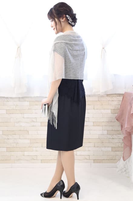 ネイビーのレーストップスセパレートドレス