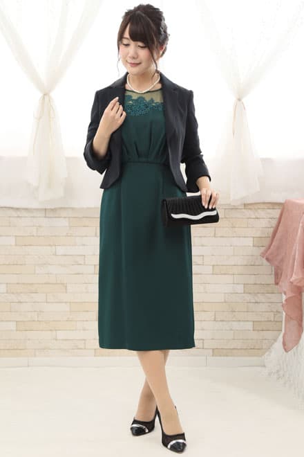 ネイビーの襟付き七分袖ボレロ