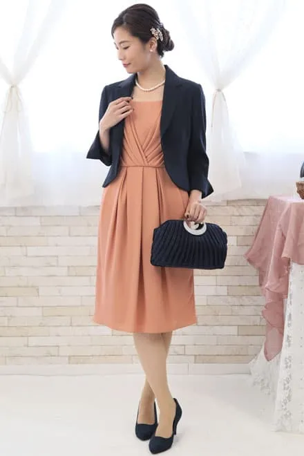 ネイビーの襟付き七分袖ボレロ