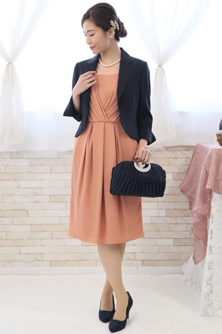 ネイビーの襟付き七分袖ボレロ