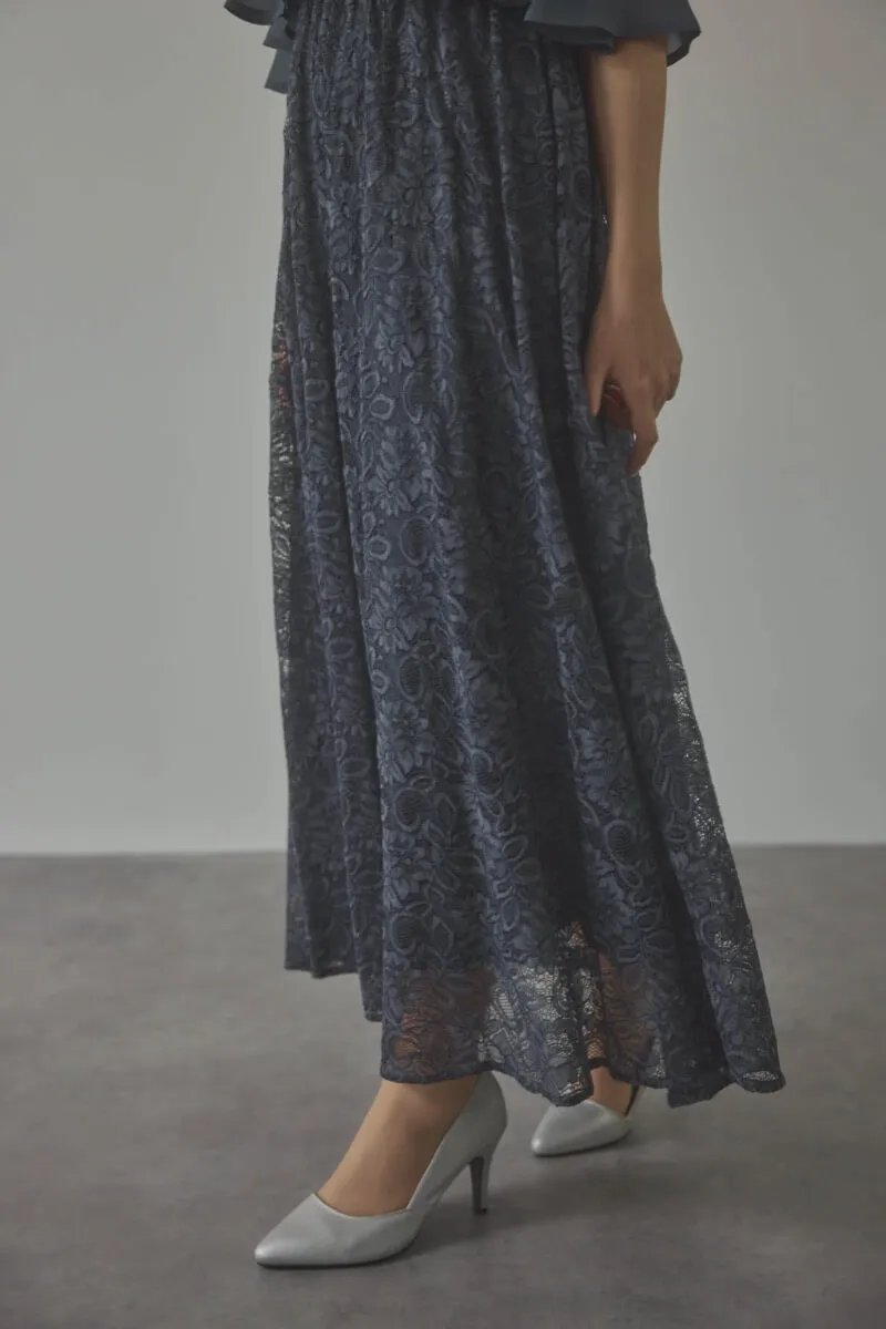 チャコールグレーの授乳口付きレーススカートドレス