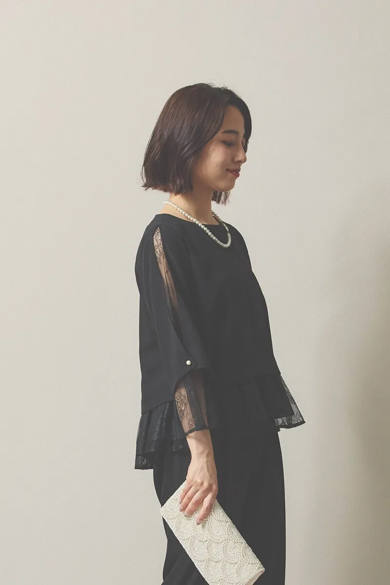 ブラックのペプラムレースパンツドレス