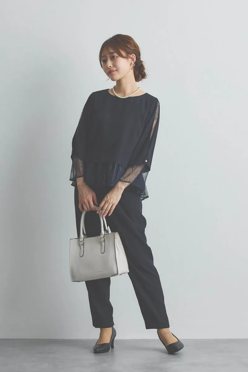 ネイビーのペプラムレースパンツドレス