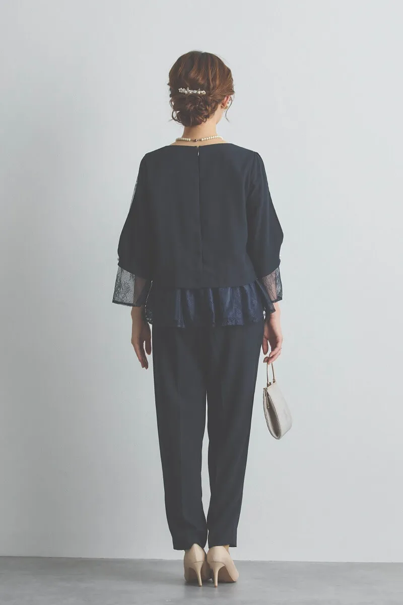 ネイビーのペプラムレースパンツドレス