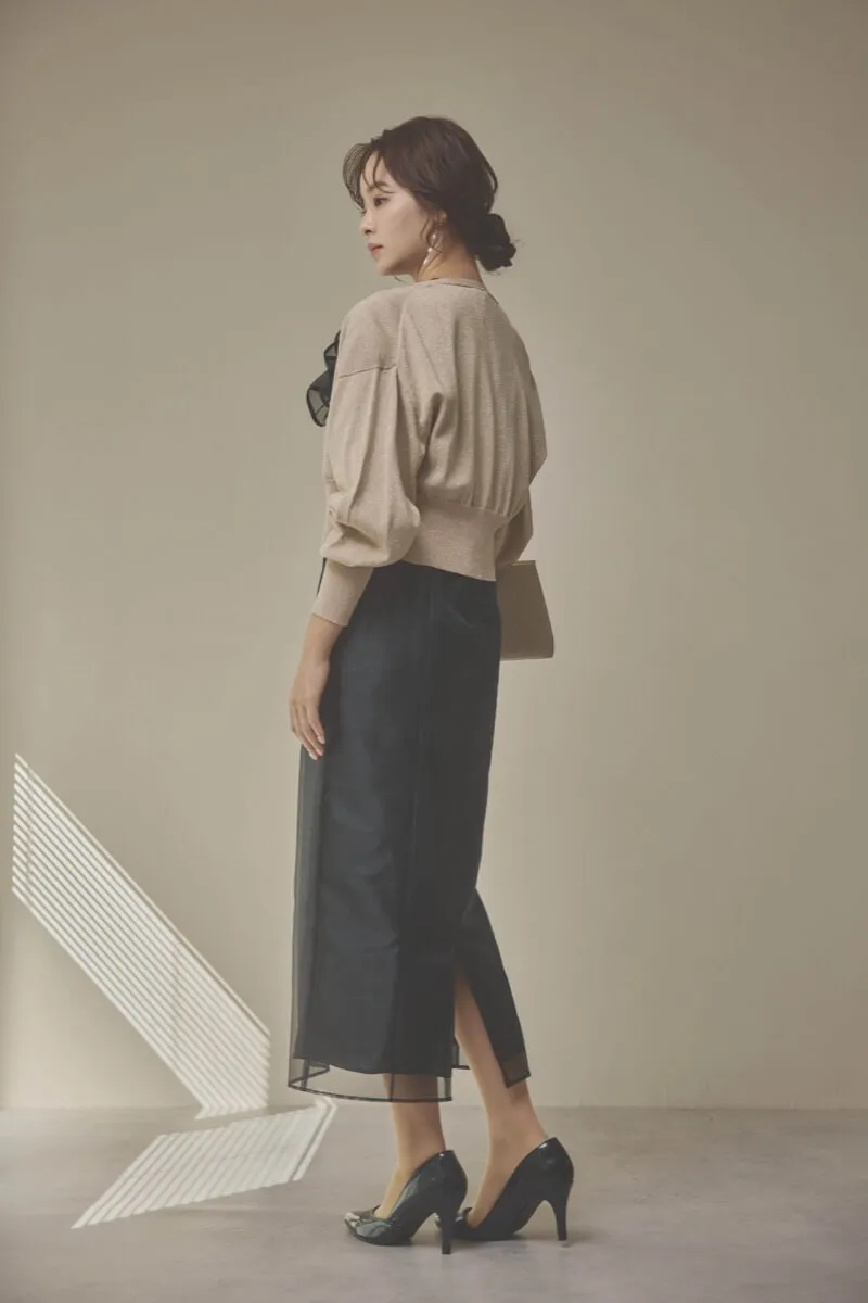 ブラックのオーガンジーフラワーモチーフドレス