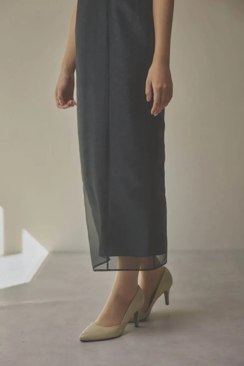 ブラックのオーガンジーフラワーモチーフドレス