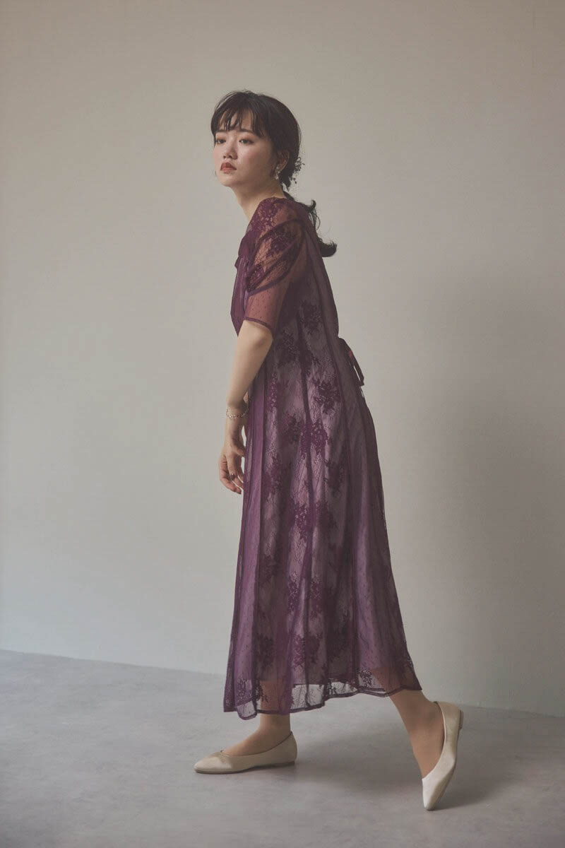 パープルの花柄×ドットレースドレス
