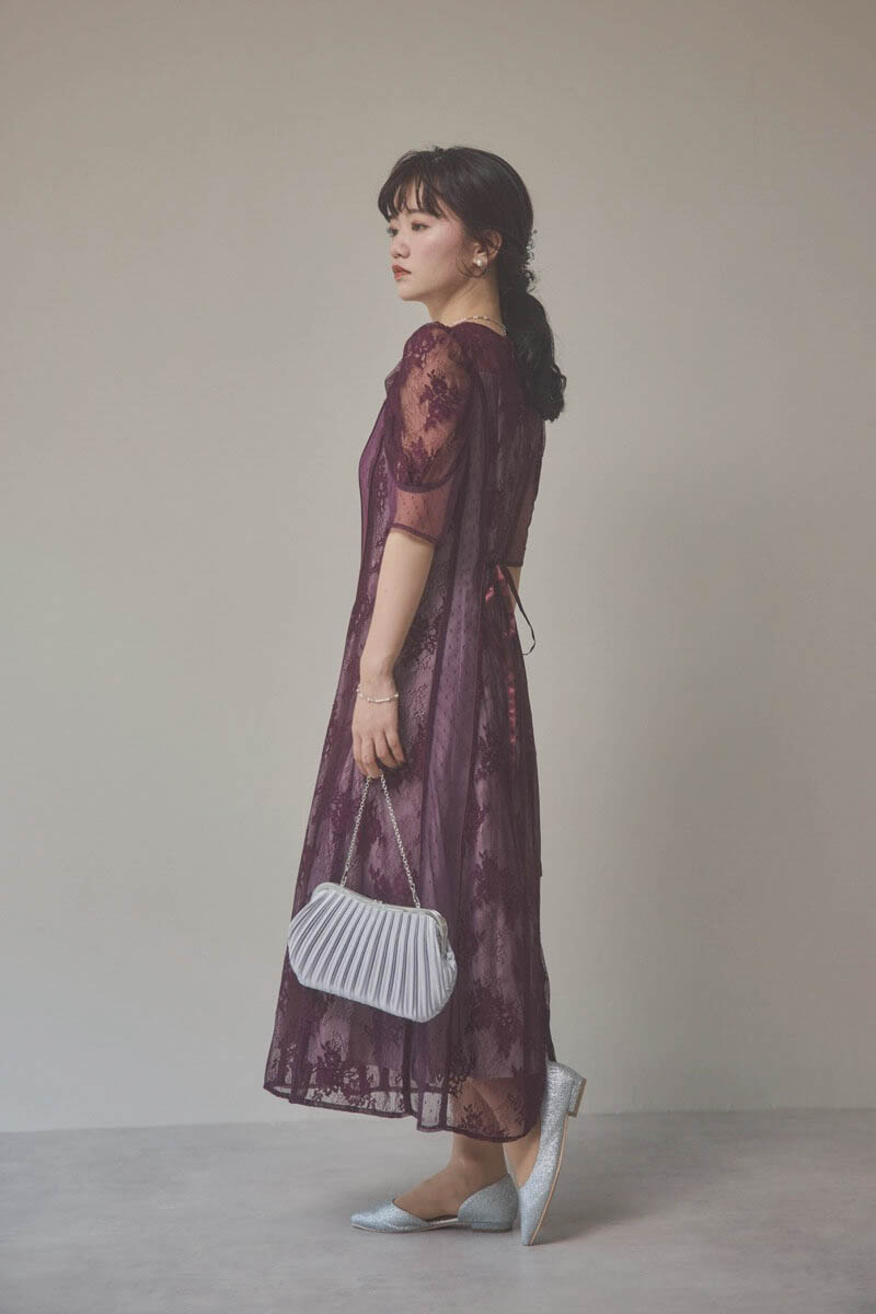 パープルの花柄×ドットレースドレス
