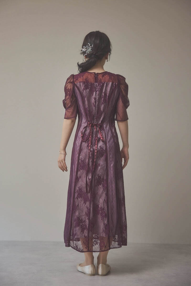 パープルの花柄×ドットレースドレス