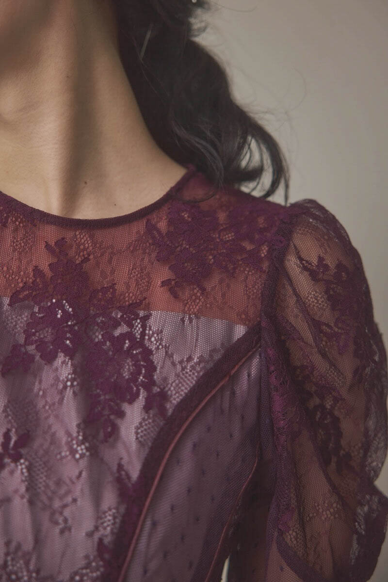 パープルの花柄×ドットレースドレス