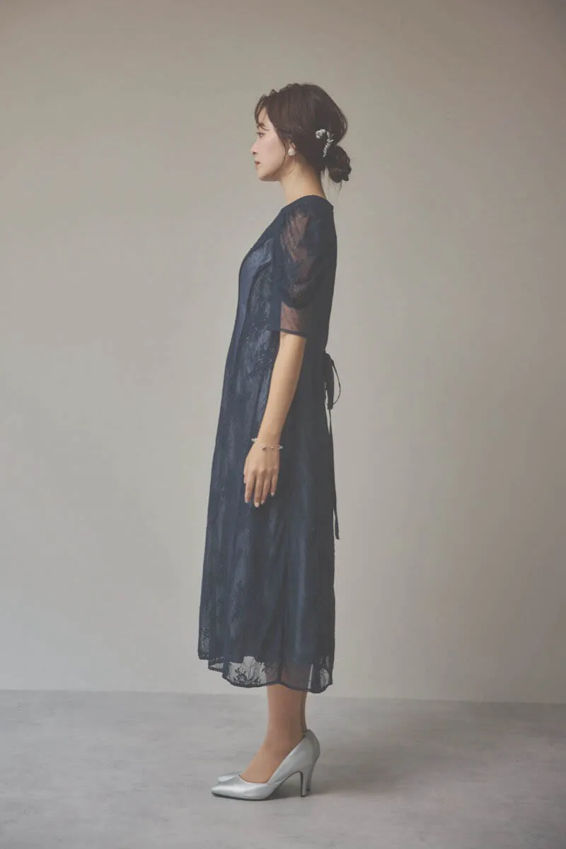 ネイビーの花柄×ドットレースドレス