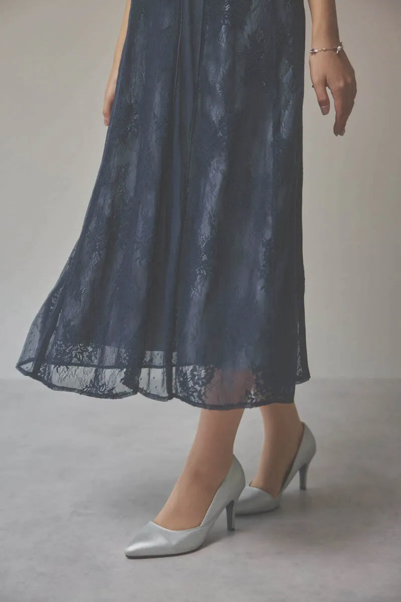 ネイビーの花柄×ドットレースドレス