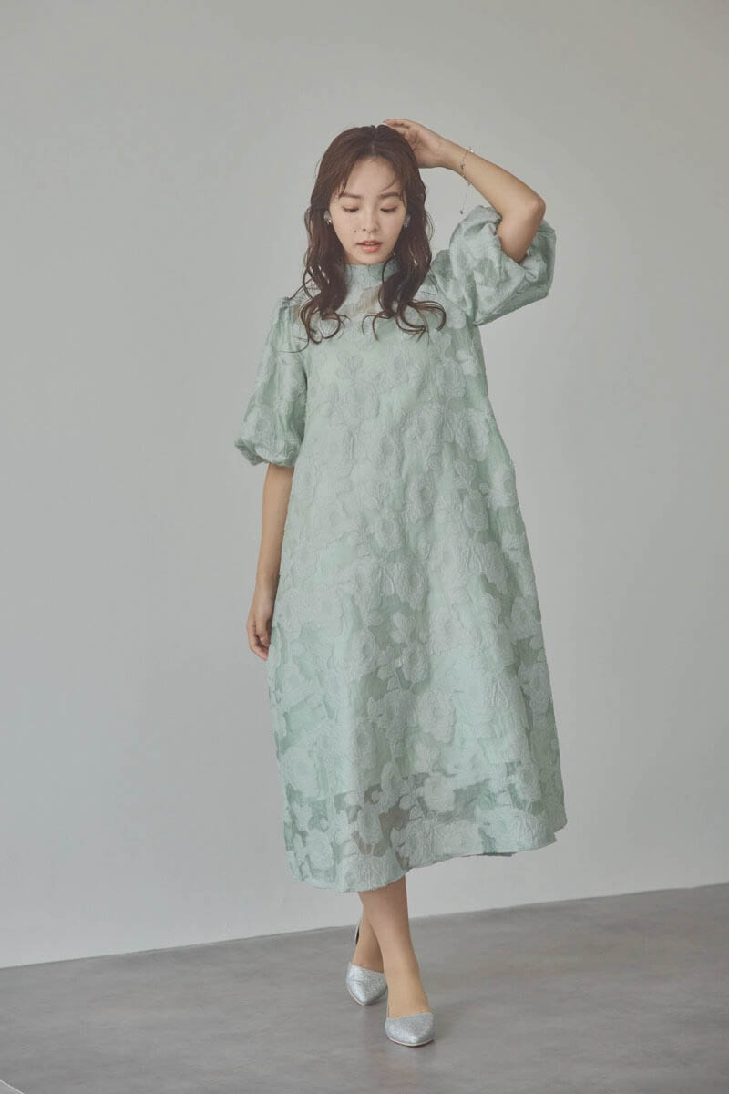 オリーブのボリュームスリーブフレアドレス