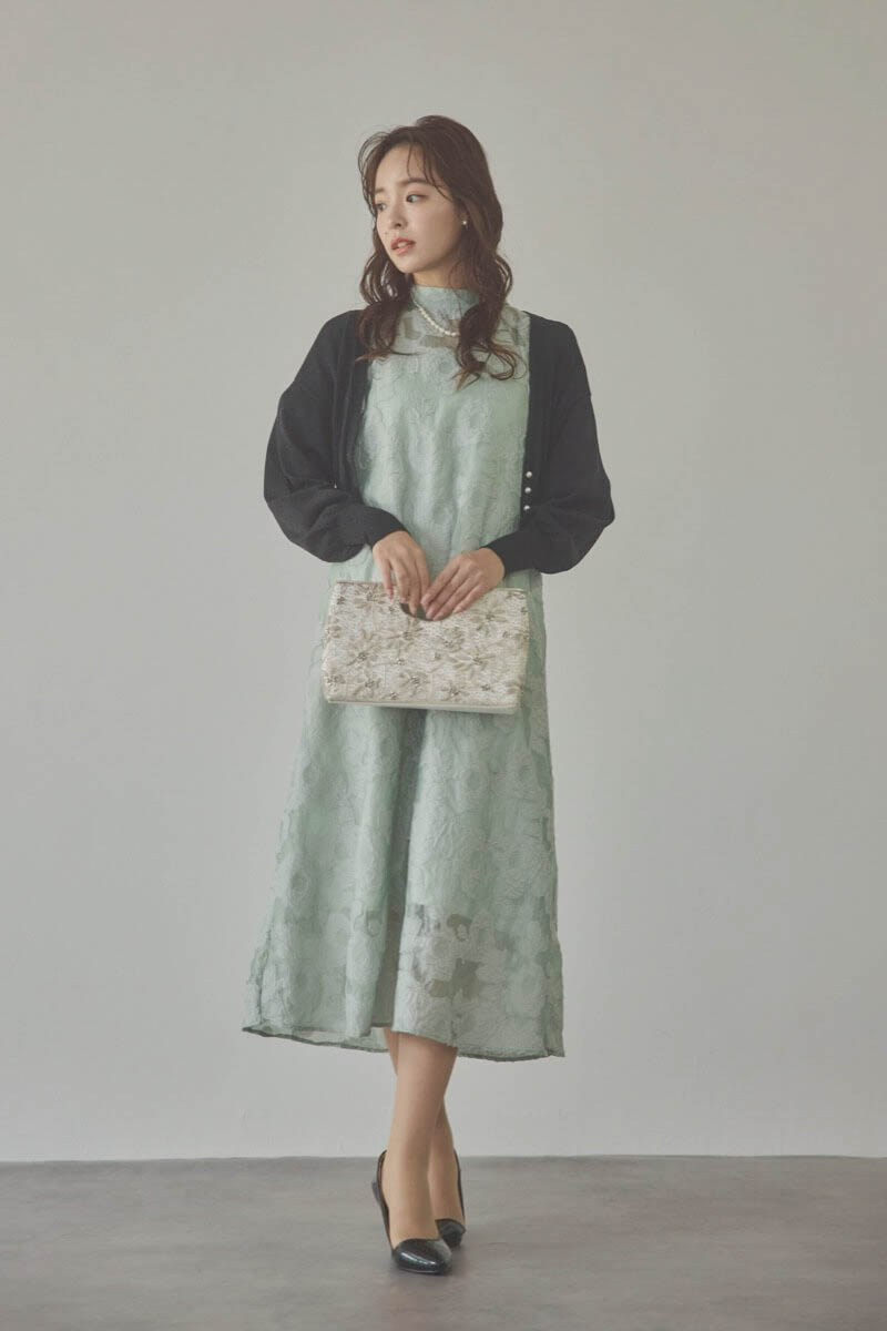 オリーブのボリュームスリーブフレアドレス