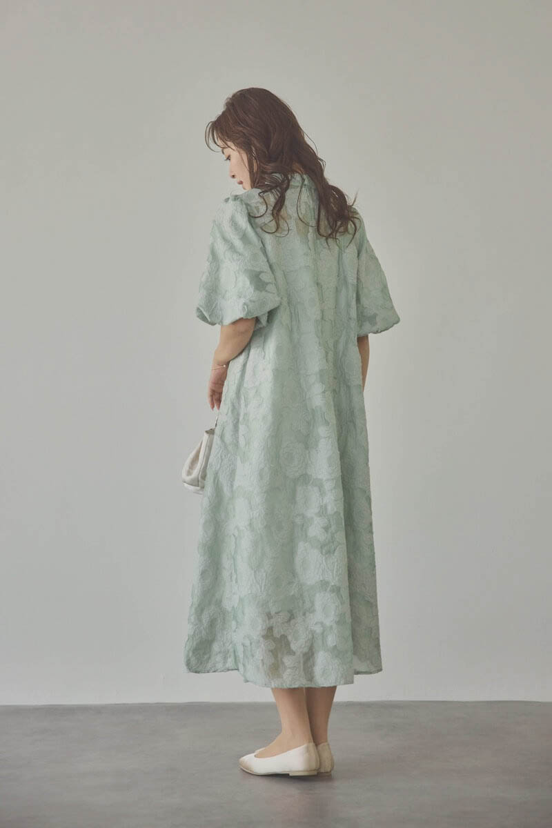 オリーブのボリュームスリーブフレアドレス