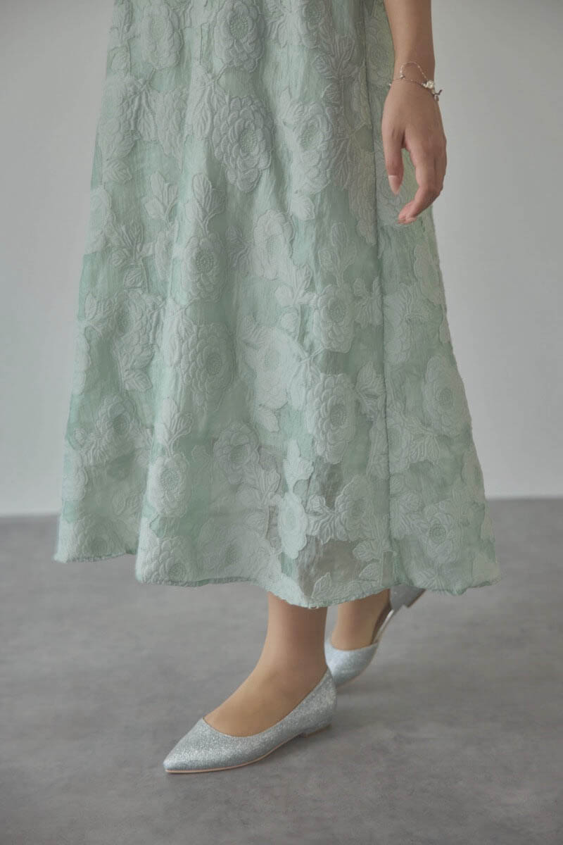 オリーブのボリュームスリーブフレアドレス