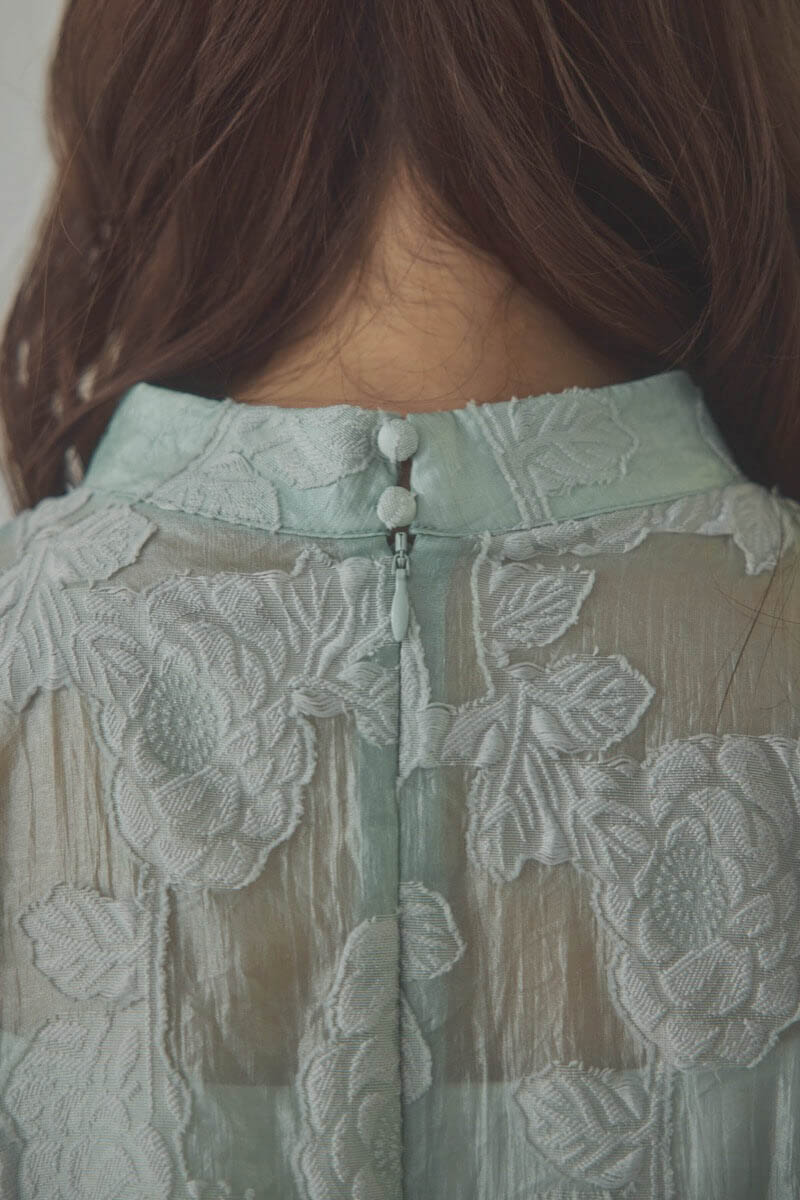 オリーブのボリュームスリーブフレアドレス