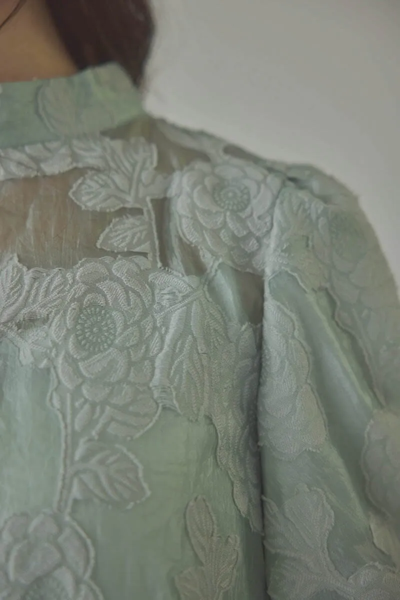 オリーブのボリュームスリーブフレアドレス