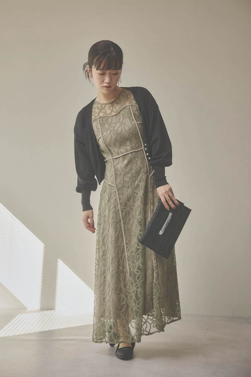 カーキのパイピングビスチェレースドレス