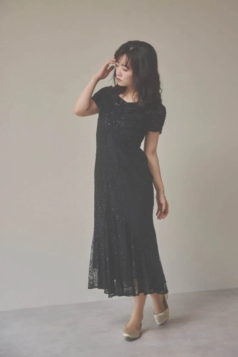 ブラックのオフショルマーメイドレースドレス