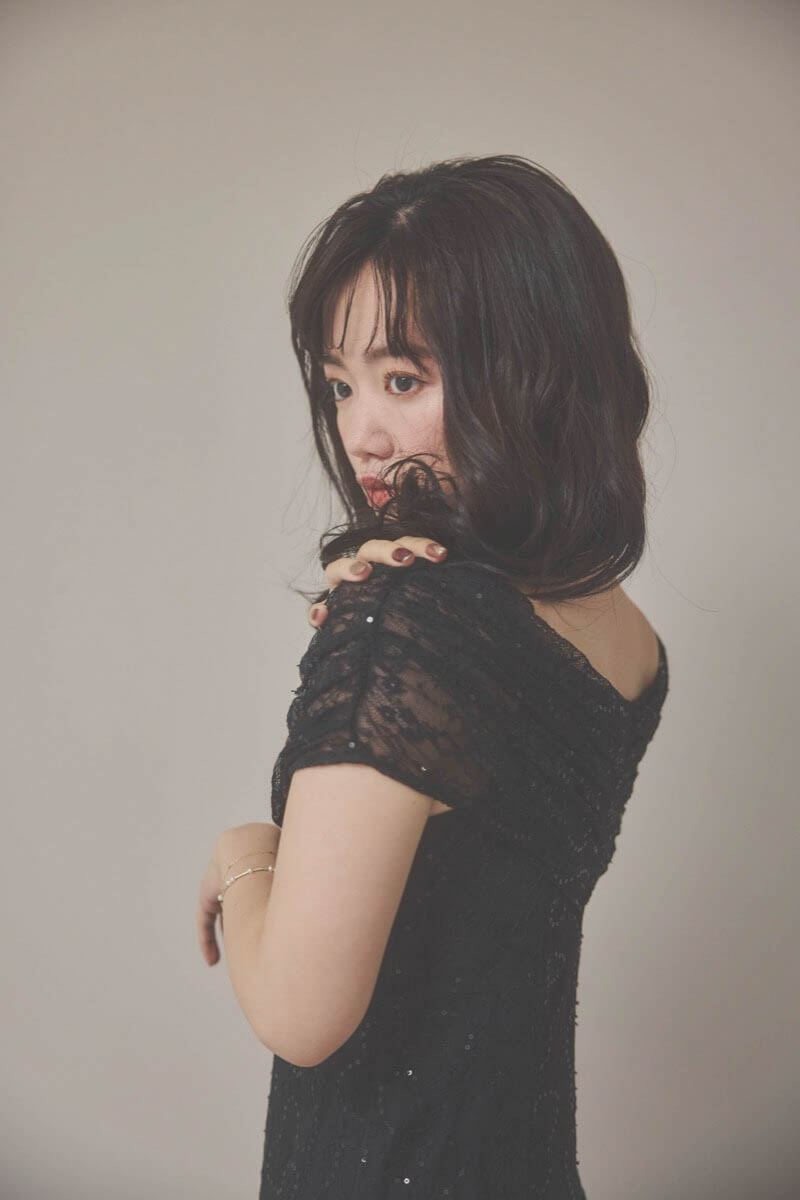 ブラックのオフショルマーメイドレースドレス