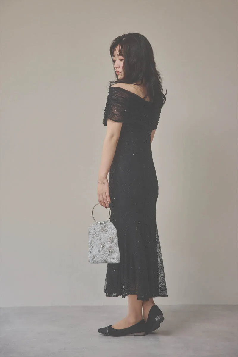 ブラックのオフショルマーメイドレースドレス