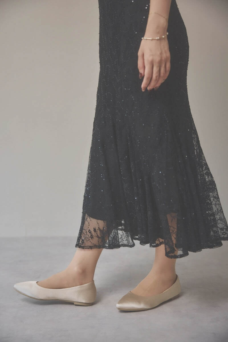 ブラックのオフショルマーメイドレースドレス