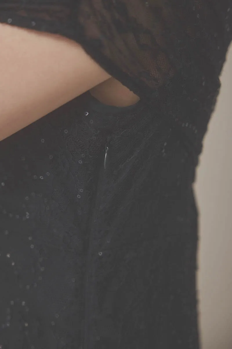 ブラックのオフショルマーメイドレースドレス