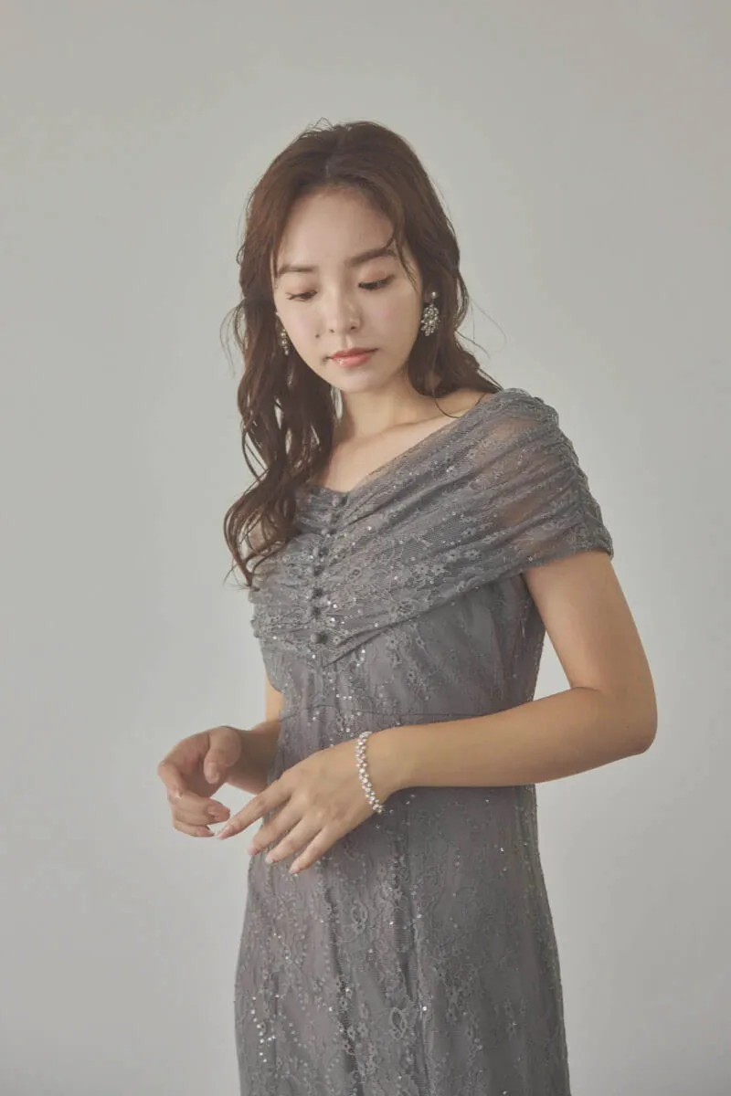グレーのオフショルマーメイドレースドレス