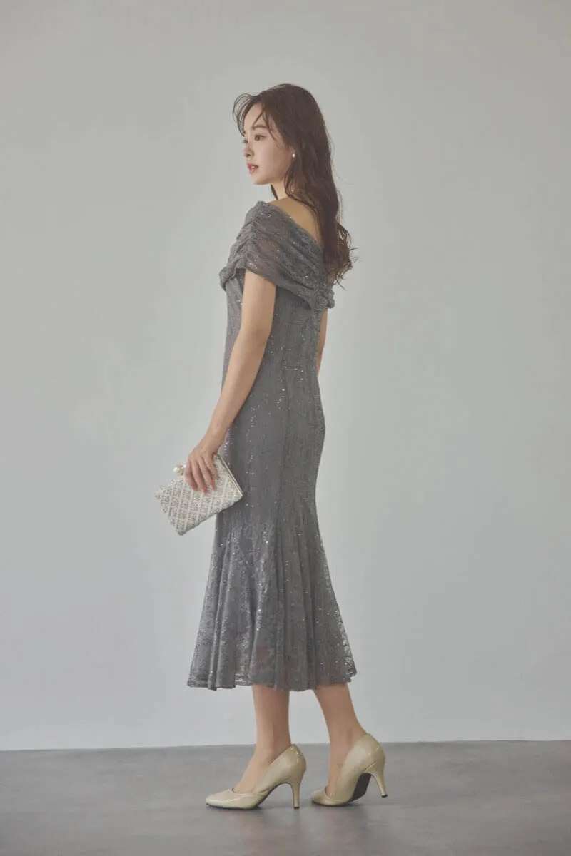 グレーのオフショルマーメイドレースドレス