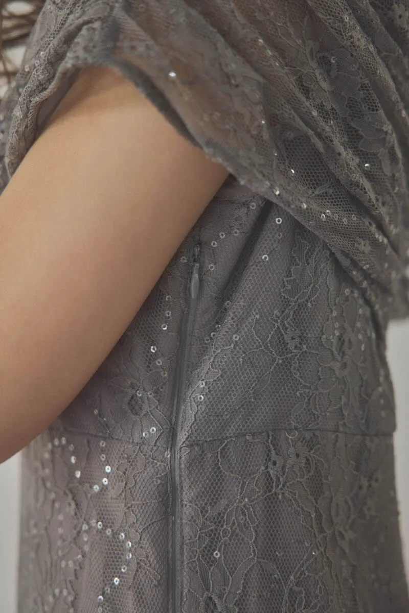 グレーのオフショルマーメイドレースドレス