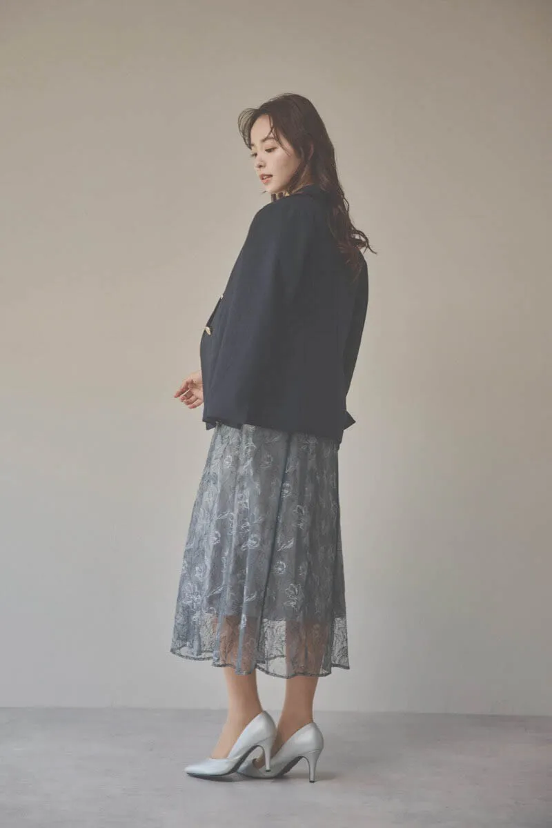 グレーのチュール刺繍パフスリーブドレス