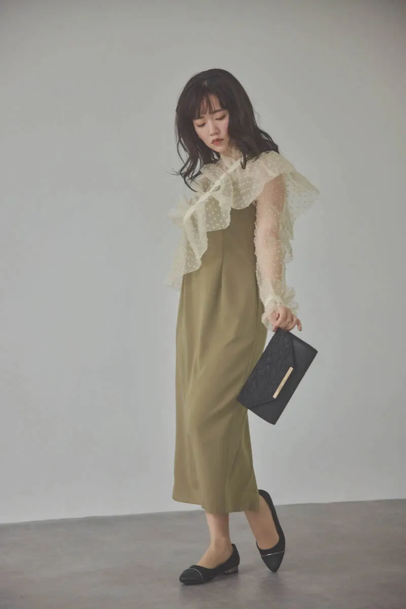 ベージュ×オリーブのメニーウェイラッフルケープドレス