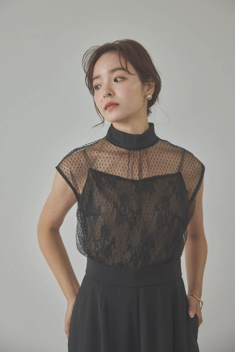 ブラックのチュールレースドッキングコンビネゾン