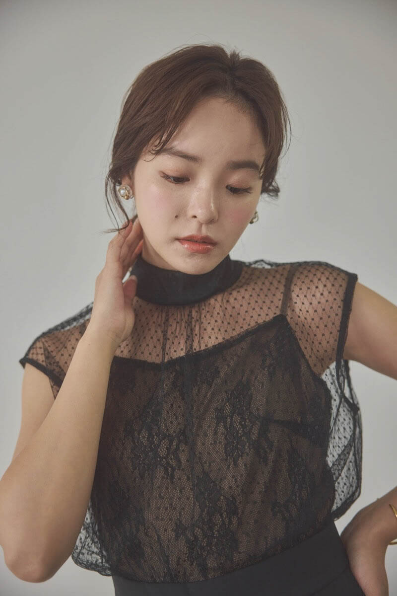 ブラックのチュールレースドッキングコンビネゾン