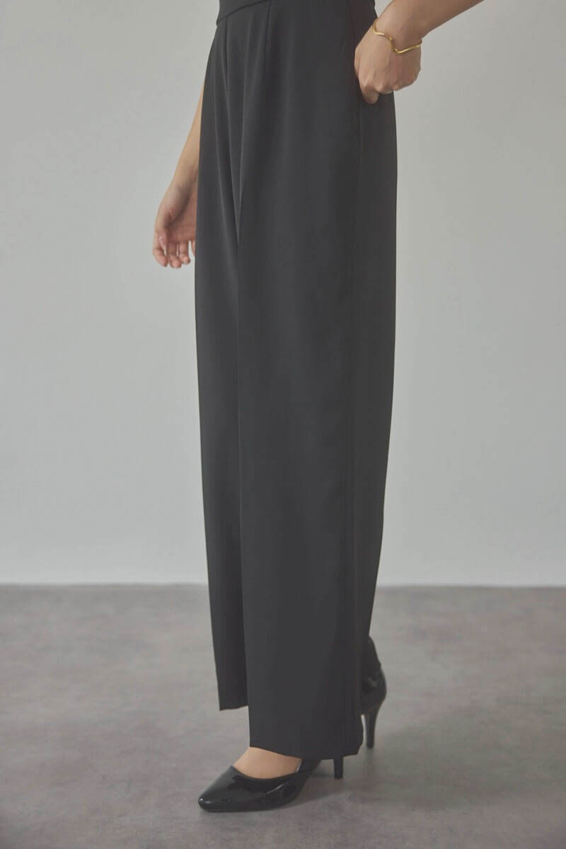 ブラックのチュールレースドッキングコンビネゾン