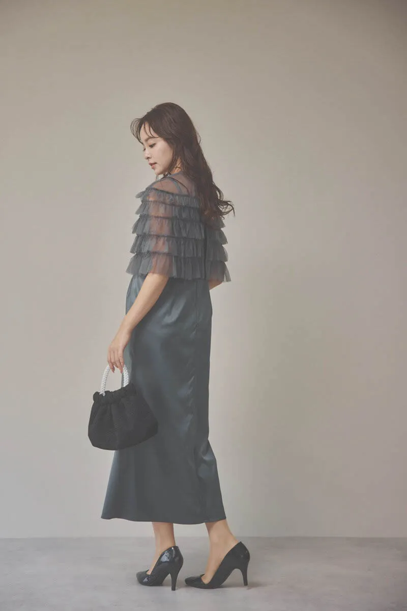 グレーのフリルケープブラウスセットドレス