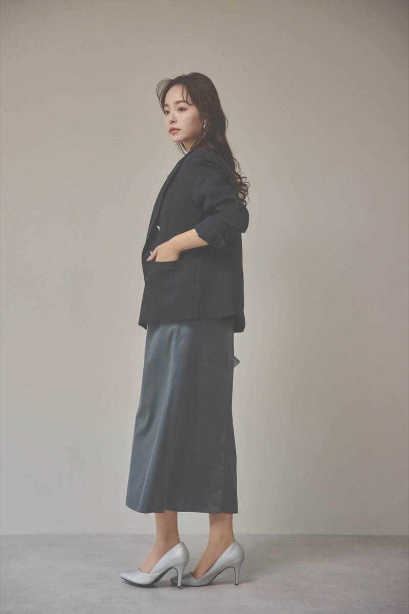 グレーのフリルケープブラウスセットドレス