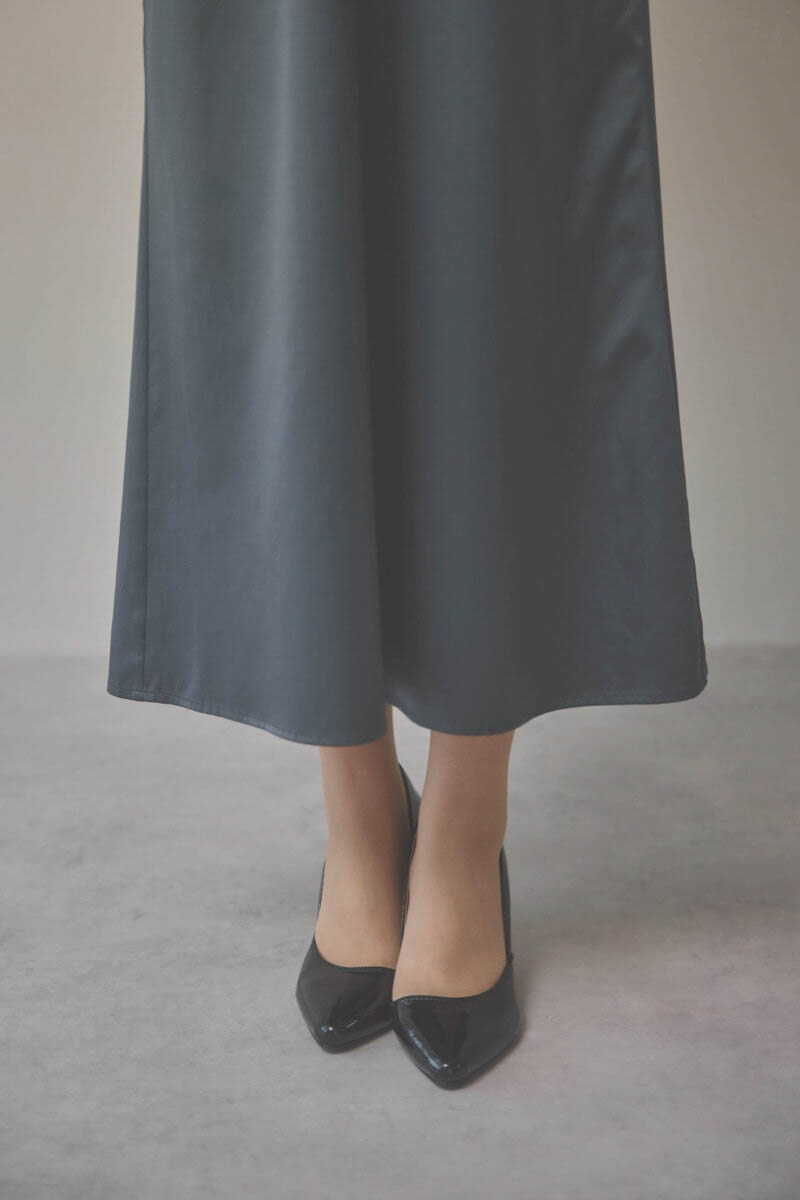 グレーのフリルケープブラウスセットドレス