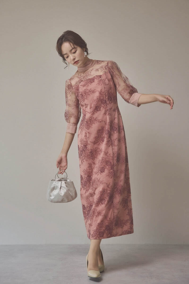 ピンクのシャイニーレースリボンドレス