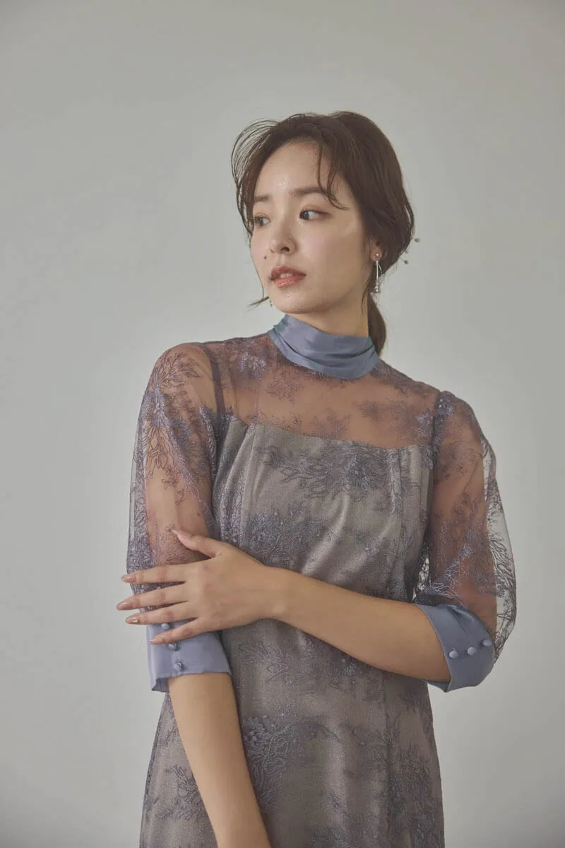 パープルのシャイニーレースリボンドレス