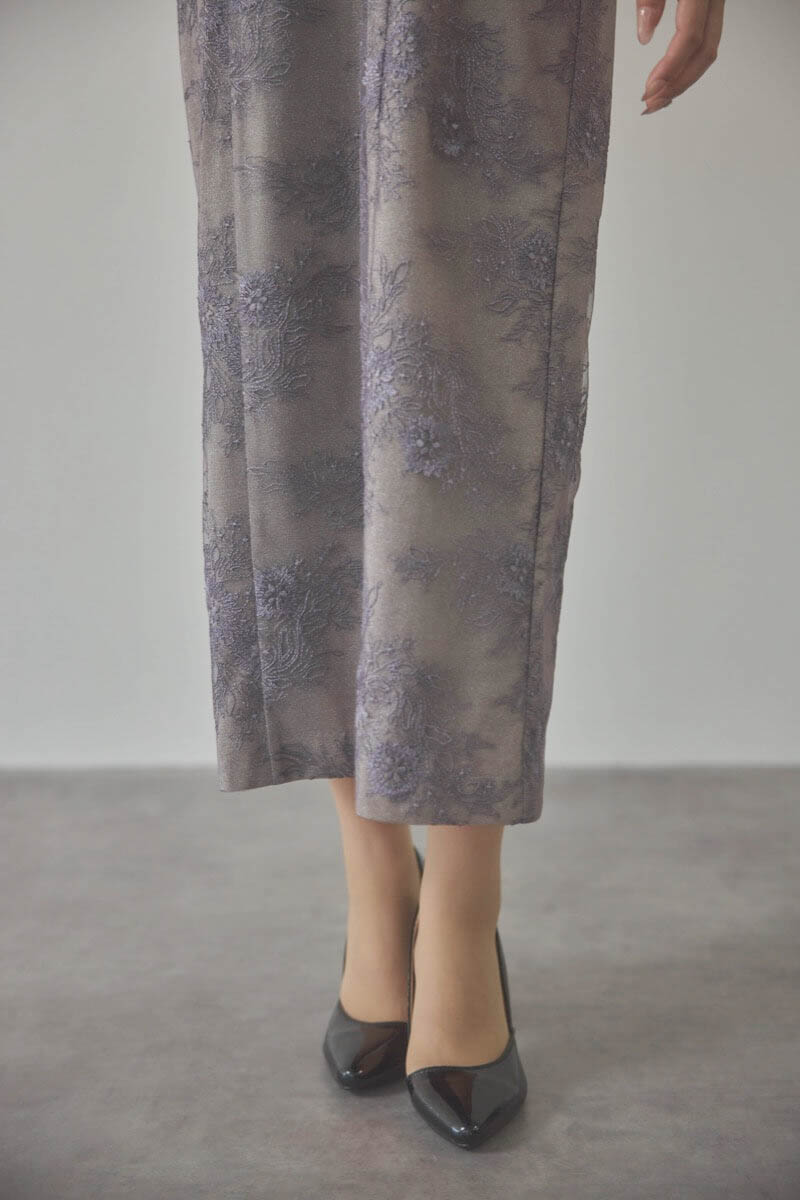 パープルのシャイニーレースリボンドレス