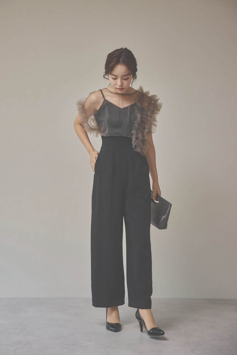 ブラックのチュールドッキングコンビネゾン