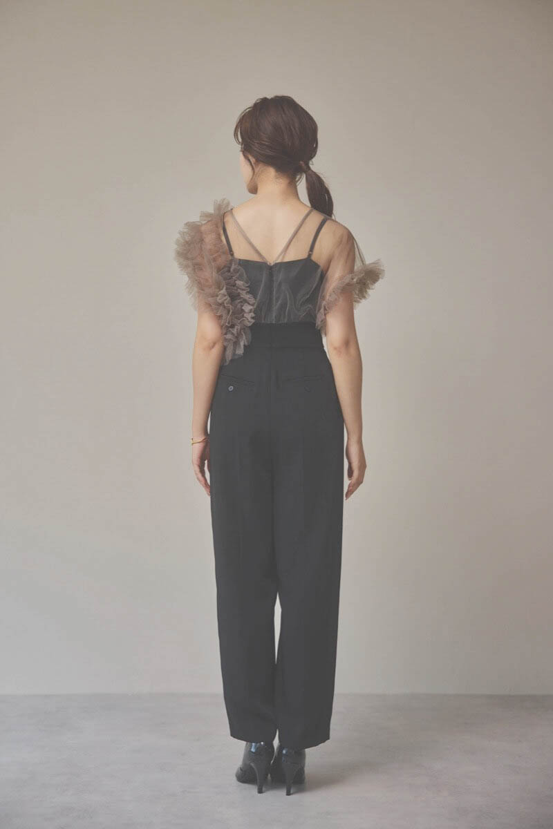 ブラックのチュールドッキングコンビネゾン