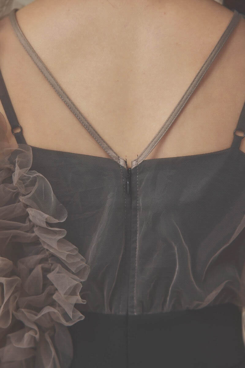 ブラックのチュールドッキングコンビネゾン