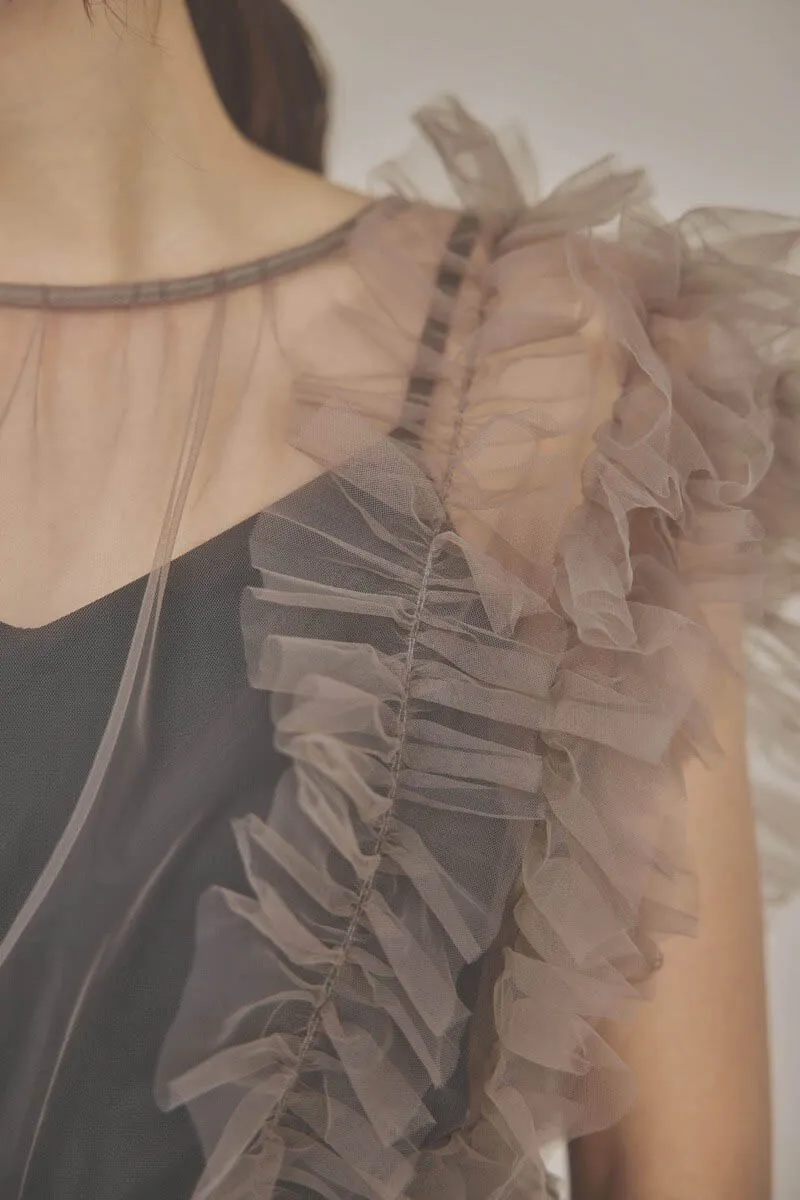 ブラックのチュールドッキングコンビネゾン